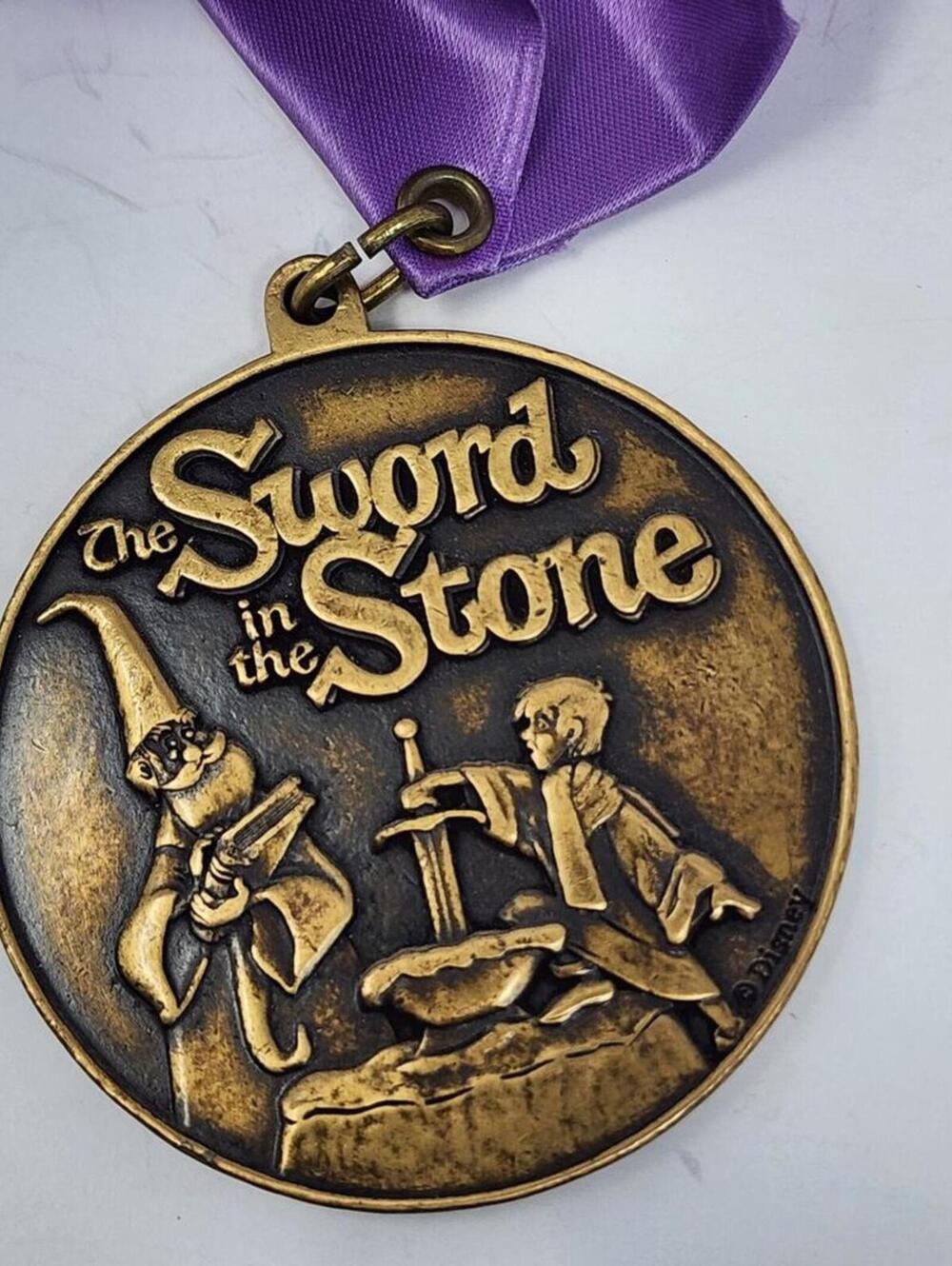 Disneyland Disney Collectible Sword & Stone Medallion